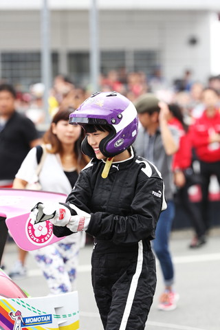 ピットウォーク: ももいろクローバーZ