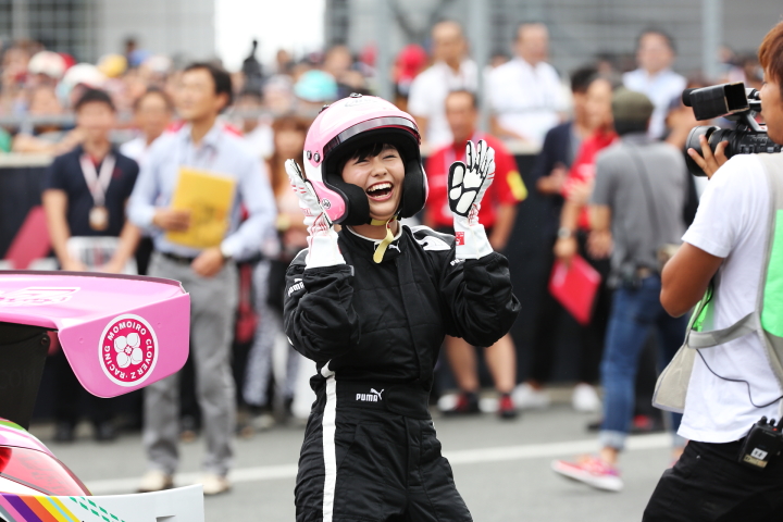 ピットウォーク: ももいろクローバーZ