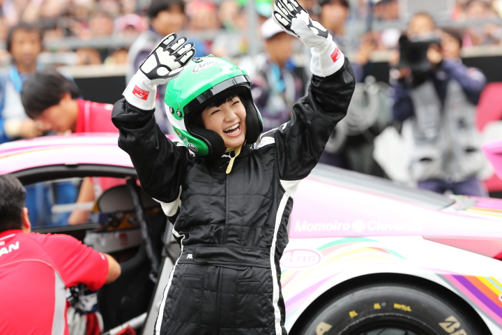 ピットウォーク: ももいろクローバーZ