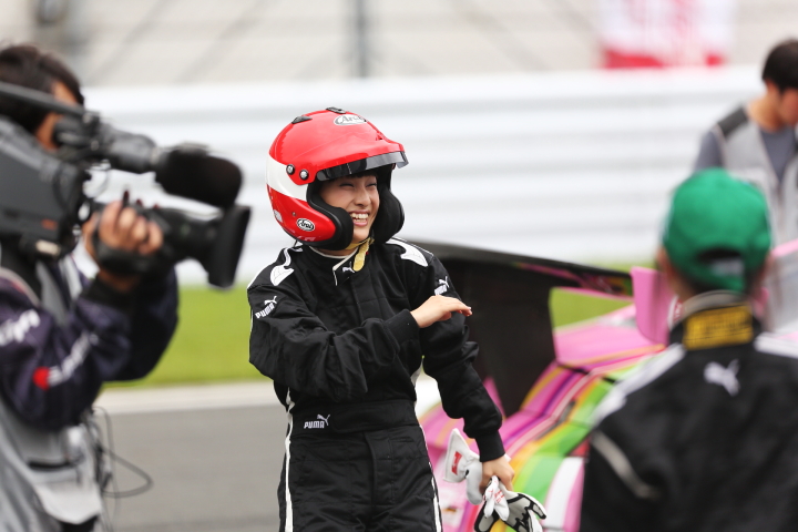 ピットウォーク: ももいろクローバーZ