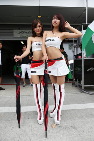 ピットウォーク: レースクイーン