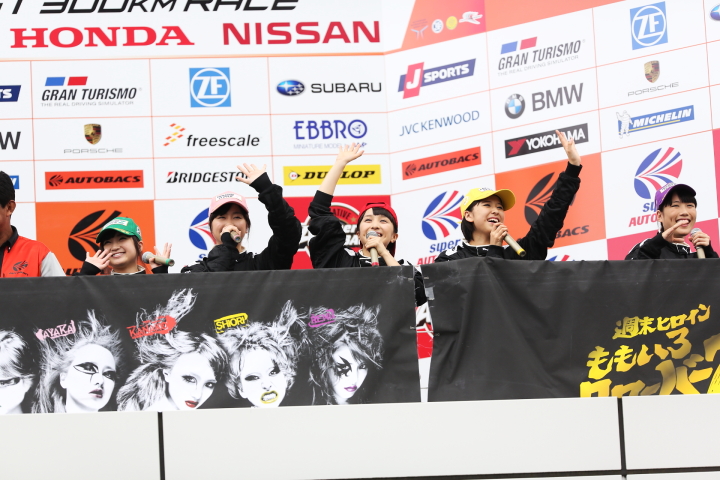 ももいろクローバーZ