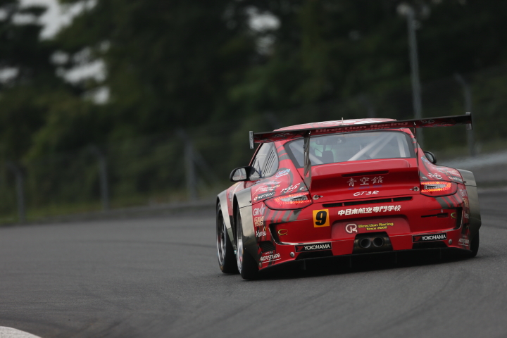 ノックアウト予選Q1: 密山祥吾（GT300:NAC攻殻機動隊ARISE DR ポルシェ）