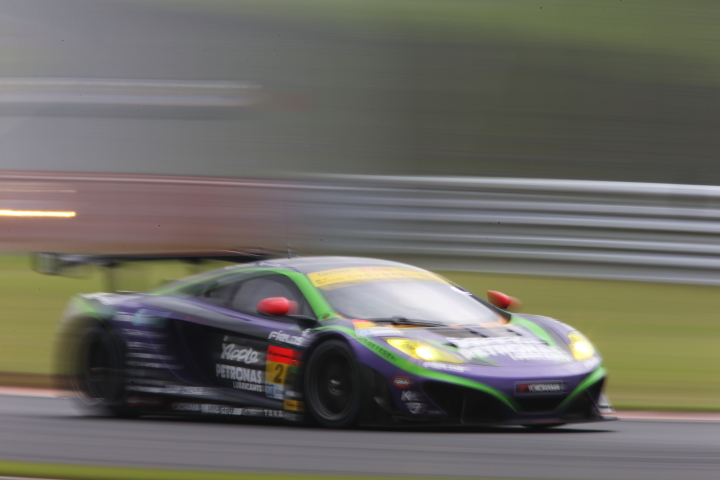 ノックアウト予選Q2: 高橋一穂（GT300:エヴァRT初号機アップルMP4-12C）