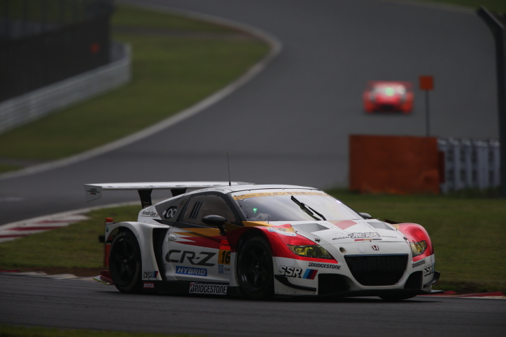 ノックアウト予選Q2: 武藤英紀（GT300:MUGEN CR-Z GT）