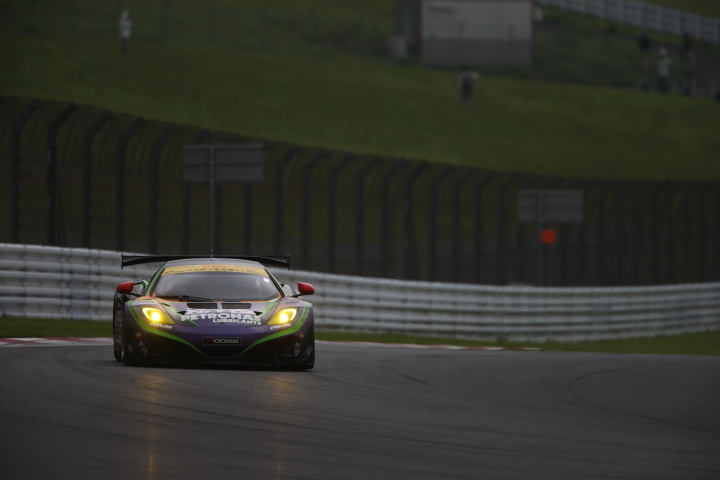 ノックアウト予選Q2: 高橋一穂（GT300:エヴァRT初号機アップルMP4-12C）