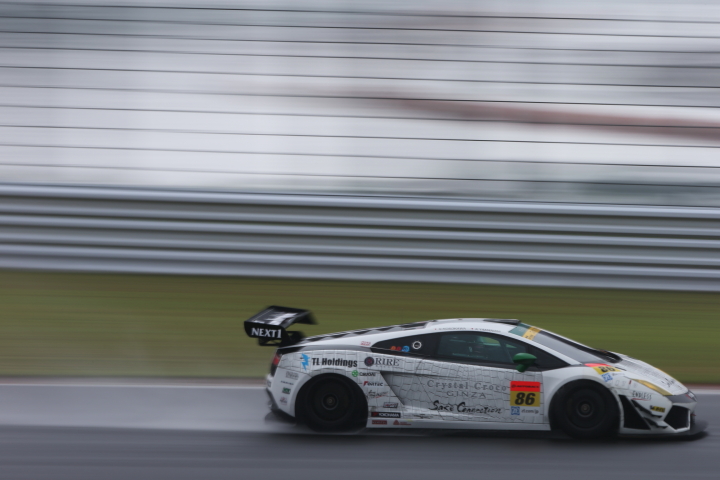 フリー走行: GT300:クリスタルクロコ ランボルギーニ GT3（山西康司／細川慎弥組）