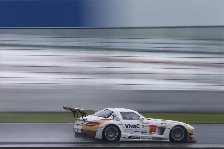 フリー走行: GT300:OKINAWA-IMP SLS（竹内浩典／土屋武士組）