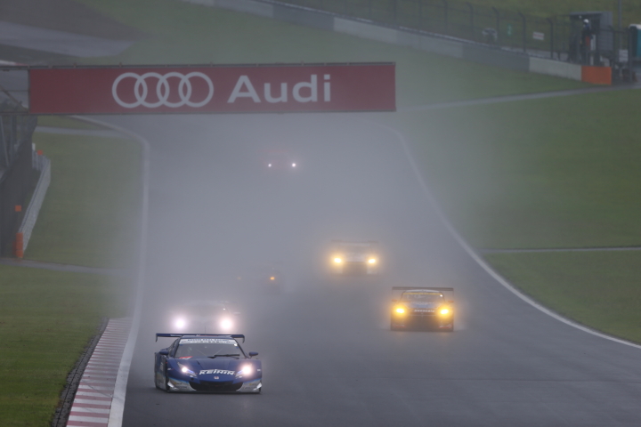 フリー走行: GT500:KEIHIN HSV-010（塚越広大／金石年弘組）