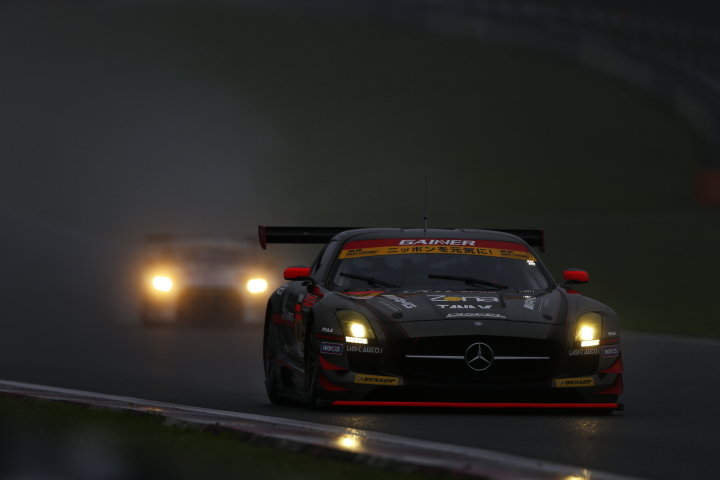 フリー走行: GT300:GAINER Rn-SPORTS DIXCEL SLS（田中哲也／植田正幸組）