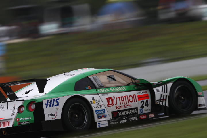 フリー走行: GT500:D'station ADVAN GT-R（安田裕信／ミハエル・クルム組）