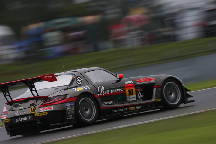 フリー走行: GT300:GAINER Rn-SPORTS DIXCEL SLS（田中哲也／植田正幸組）