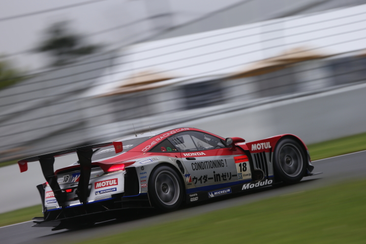 フリー走行: GT500:ウイダー モデューロ HSV-010（山本尚貴／フレデリック・マコヴィッキィ組）