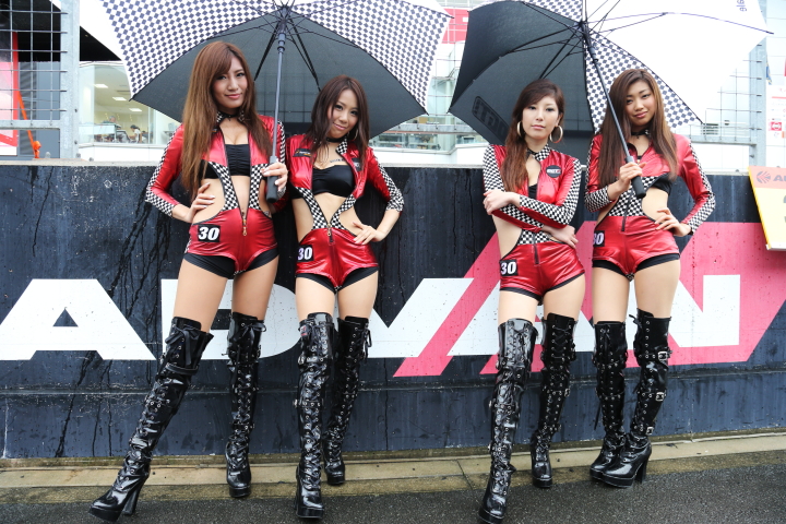 ピットウォーク: レースクイーン