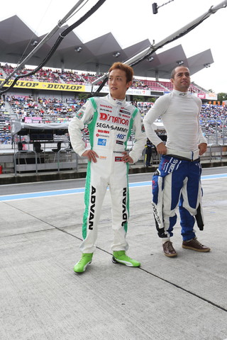 安田裕信（GT500:D'station ADVAN GT-R）とジョアオ・パオロ・デ・オリベイラ（GT500:カルソニックIMPUL GT-R）