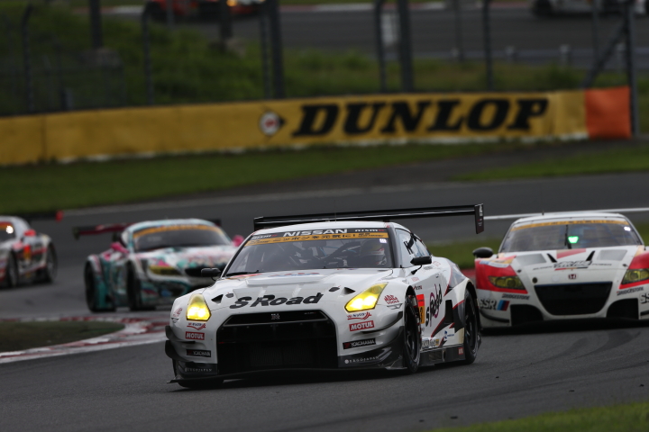 決勝レース: GT300:S Road NDDP GT-R（星野一樹／佐々木大樹組）