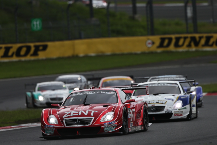 決勝レース: GT500:ZENT CERUMO SC430（立川祐路／平手晃平組）