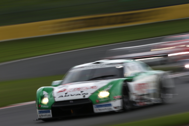 決勝レース: GT500:D'station ADVAN GT-R（安田裕信／ミハエル・クルム組）