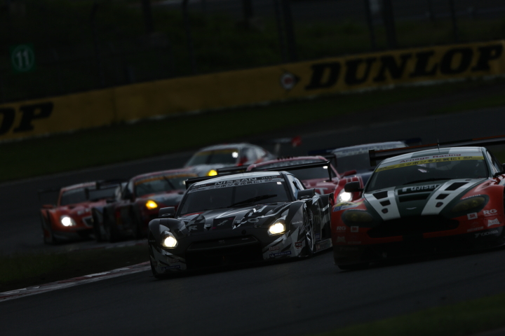 決勝レース: GT500:REITO MOLA GT-R　＆ GT300:Exe Aston Martin