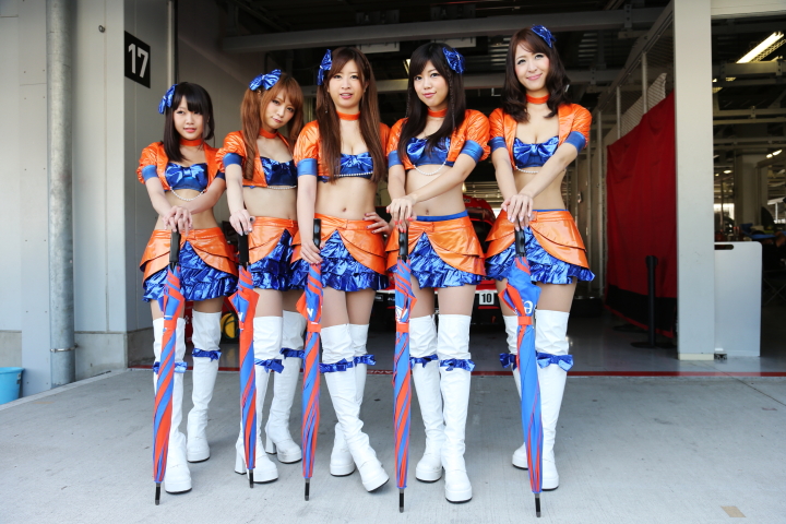 ピットウォーク: レースクイーン