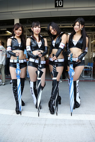 ピットウォーク: レースクイーン