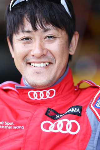 ピットウォーク: 荒聖治（GT3:もり山 R8 LMS ultra からあげ）