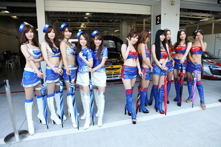 ピットウォーク: レースクイーン