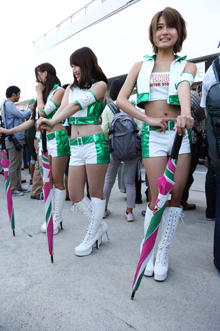 ピットウォーク: レースクイーン