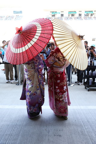 ピットウォーク: レースクイーン