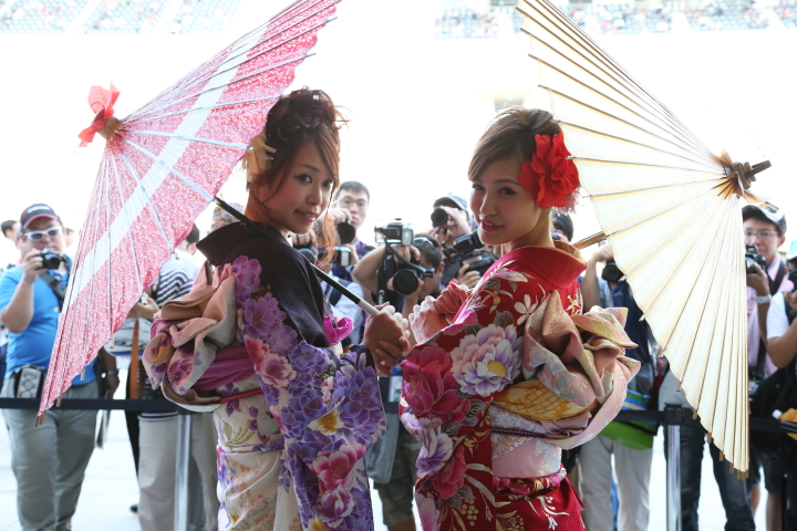 ピットウォーク: レースクイーン