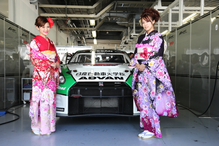 ピットウォーク: レースクイーン