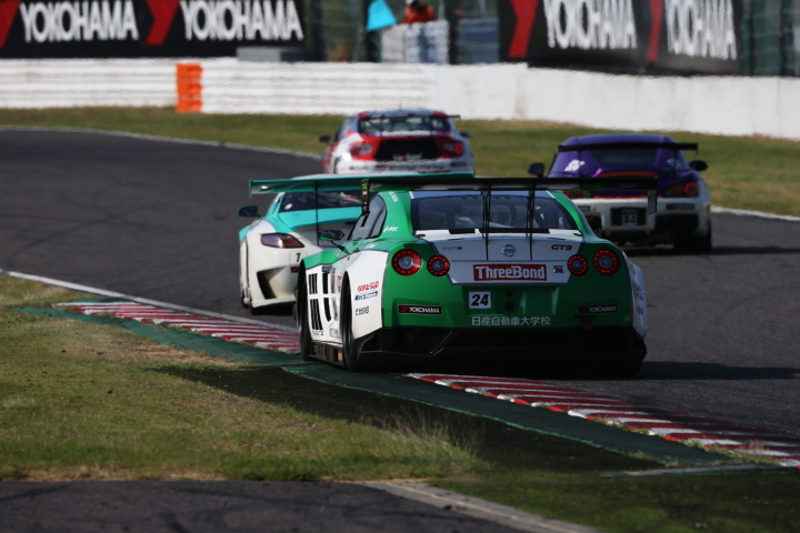 第1レース: 藤井誠暢（GT3:スリーボンド 日産自動車大学校 GT-R）