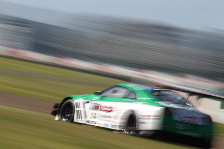 第1レース: 藤井誠暢（GT3:スリーボンド 日産自動車大学校 GT-R）