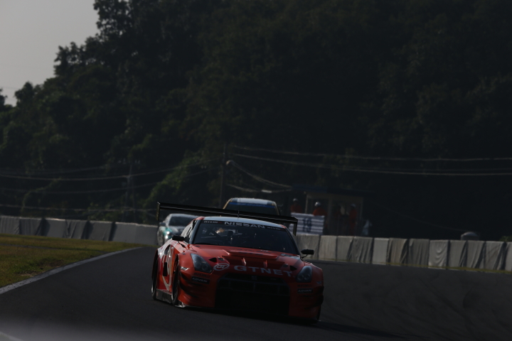フリー走行: GT3:GTNET ADVAN NISSAN GT-R（青木孝行／尾本直史組）