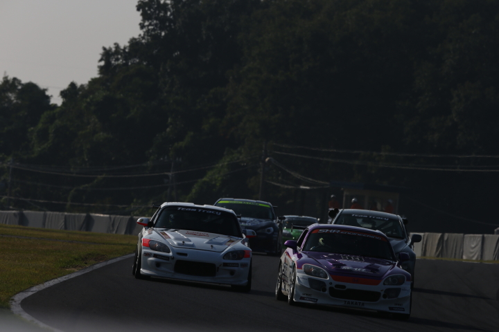 フリー走行: 	ST-4:TRACY SPORTS ings S2000（植松忠雄／井入宏之／長野賢也組）とST-4:SKR ENGINEERING S2000（浜野彰彦／中村嘉宏／金子昌広組）