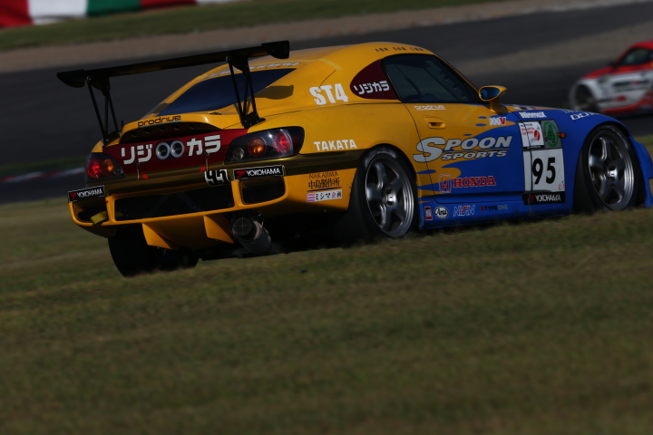 フリー走行: ST-4:リジカラS2000（松井猛敏／中島保典／服部尚貴組）