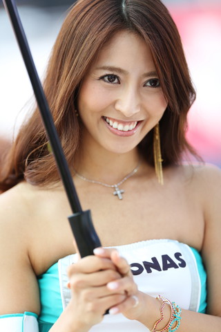 第2レース: レースクイーン