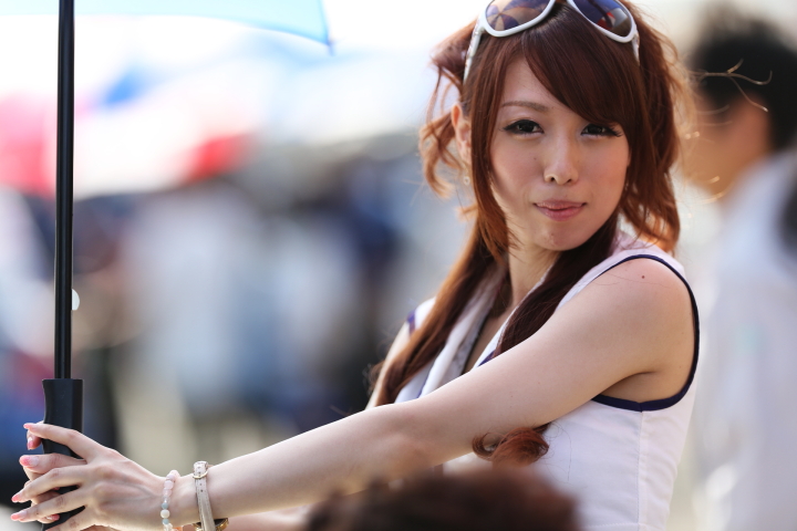 第2レース: レースクイーン