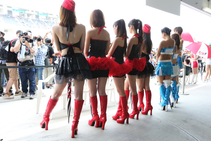 ピットウォーク: レースクイーン