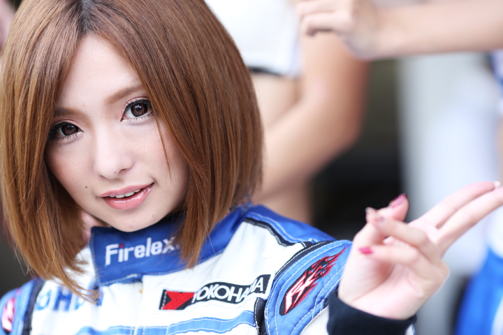 ピットウォーク: 神子島みか（ST-2:新菱オート☆J-ROCKエボIX）