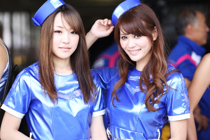 ピットウォーク: レースクイーン