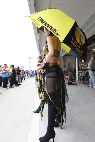 ピットウォーク: レースクイーン