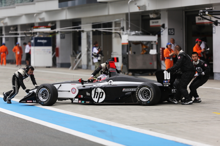 塚越広大（HP REAL RACING）