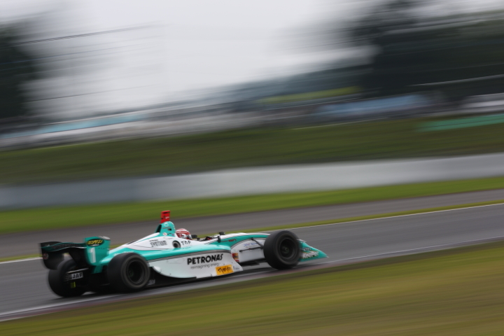 中嶋一貴（PETRONAS TEAM TOM’S）