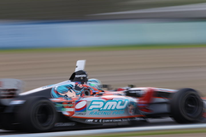 公式予選: 	国本雄資（P.MU/CERUMO·INGING）