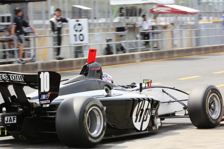 公式予選: 塚越広大（HP REAL RACING）