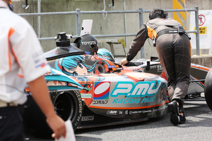 公式予選: 国本雄資（P.MU/CERUMO·INGING）