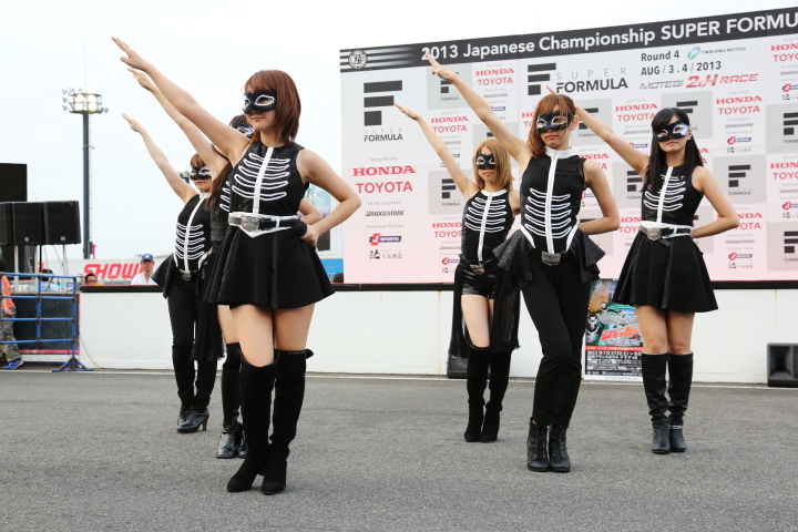 前夜祭: SHOCKER GIRLS スペシャルライブステージ