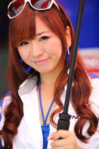 決勝日ピットウォーク: レースクイーン