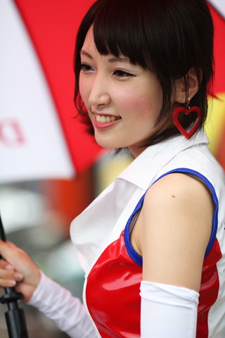 決勝日ピットウォーク: レースクイーン